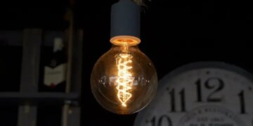 Енергетики відновили світло для 5 тисяч абонентів у Дніпровському районі Києва