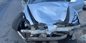 У Києві повідомлено про підозру водію Tesla, який влаштував смертельну ДТП на Дарницькому мосту