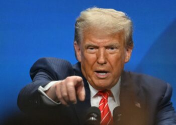 План провалився: Трамп хотів озброїти іранців, щоб спровокувати нове повстання