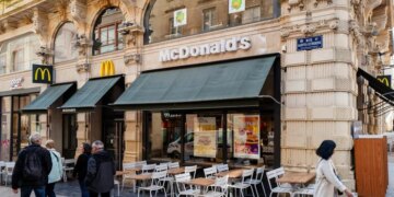 Фастфуд витісняє високу кухню у Франції: новий тренд змінює гастрономічну столицю
