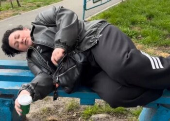 Мер» Троєщини дала веселі поради, як вижити на роботі після Великодня (відео)