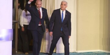 Колишні прем’єр-міністри Ізраїлю об’єднують партії для протидії Нетаньягу