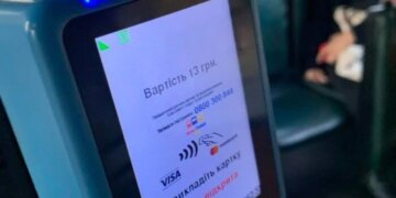 У київських маршрутках з’явилися перші валідатори (фото)