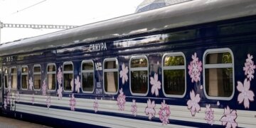 «Укрзалізниця» запустила новий флагманський поїзд «Сакура»