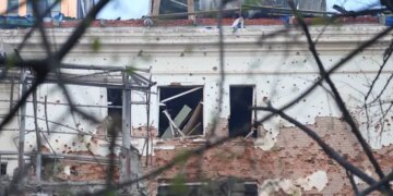 У Дніпрі після обстрілу численні пожежі, загинули люди (оновлено)