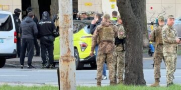 Чоловіка, що влаштував стрілянину у Києві та захопив заручників, ліквідовано