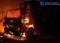 У Запоріжжі після атаки РФ палає автостоянка (фото)