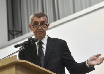 Бабіш іще не знає, чи поїде Павел на саміт НАТО