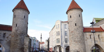 Естонія заборонить купувати нерухомість росіянам без дозволу на постійне проживання