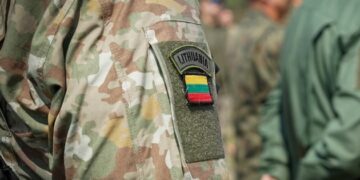 Литва спростила для своїх громадян проходження цивільної або військової служби за кордоном