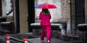 В Україні у п’ятницю пройде незначний дощ і мокрий сніг, очікуються заморозки