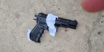 У поліції Закарпаття розповіли про підлітка-стрільця та його родину