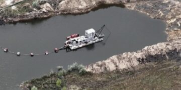 На Черкащині з дна Дніпра незаконно намили піску на 750 мільйонів – прокуратура