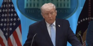 «Швидко вивчу іспанську і балотуватимусь». Трамп зробив заяву про вибори у Венесуелі