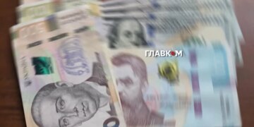 Курс валют 28 квітня 2026: скільки коштують долар, євро і злотий