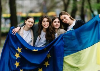 Директорка Інституту демографії назвала категорію українців, яку радо приймуть країни Європи