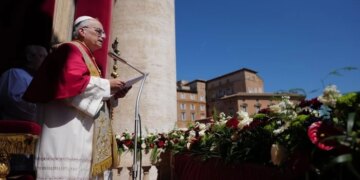 Папа Лев XIV звернувся до Риму та світу із Великоднім посланням