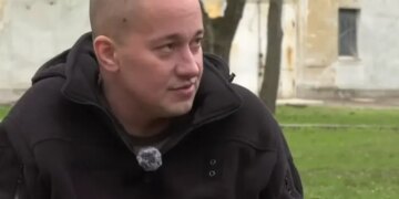 Військовий два тижні пробув у полоні в одному бліндажі з окупантом і вмовив його здатися
