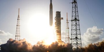 Місія Artemis 2 стартувала: NASA повертає людей до Місяця