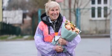 Найкраща двірничка Львова відмовилася від грошової винагороди на користь ЗСУ (фото)