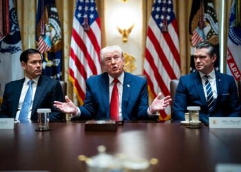 Трамп провів засідання в Ситуаційній кімнаті через кризу в Ормузькій протоці