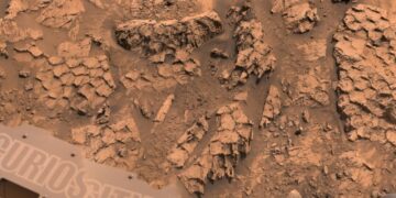 Марсохід NASA Curiosity виявив поверхню, схожу на «луску гігантської рептилії»