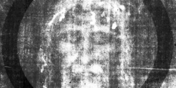 На Туринській плащаниці вчені виявили ДНК людей з усього світу