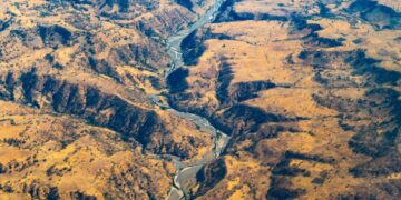 Африка розколюється: тріщина в земній корі може створити новий океан