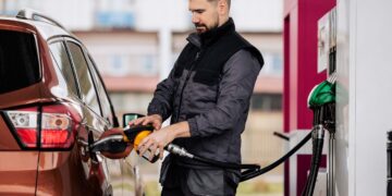 Чи обваляться ціни на АЗС в Україні після заяви Ірану: прогноз експерта