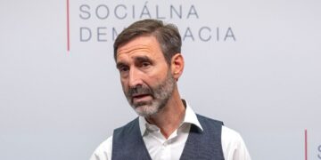 Словаччина зробила заяву про “Дружбу” та кредит для України після поразки Орбана