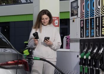 Пальне дешевшає? Що відбувається з цінами на АЗС 9 квітня