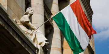 Перші результати виборів в Угорщині: Мадяр упевнено попереду