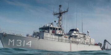 Україна отримала мінний тральщик “Генічеськ” з підводними дронами