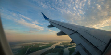 Ще дві авіакомпанії скасовують частину рейсів через зростання цін на авіапальне