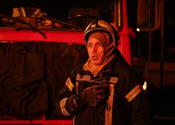 Росія завдала удар по Запоріжжю: у місті пошкоджено висотку та підприємство