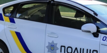 Небезпечне побачення в Києві: поліція оточила місце події