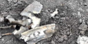 Потужний вибух біля будинку в Києві: уламок ракети впав під вікнами, – ВІДЕО