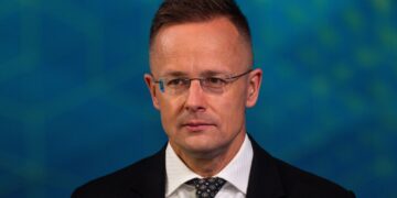 Сійярто знову звинуватив Україну в “зазіханні на суверенітет” і пригрозив наслідками