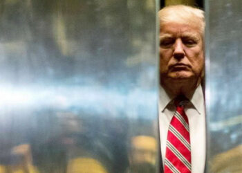 Трамп пригрозив зупинити допомогу Україні, щоб змусити Європу діяти щодо Ормузької протоки