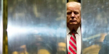 Трамп пригрозив зупинити допомогу Україні, щоб змусити Європу діяти щодо Ормузької протоки