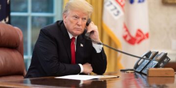 Трамп: я продовжую говорити з Путіним і Зеленським про завершення війни в Україні