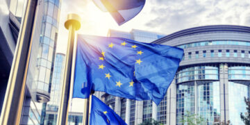 Єврокомісія скоротила гранти проєвропейським аналітичним центрам