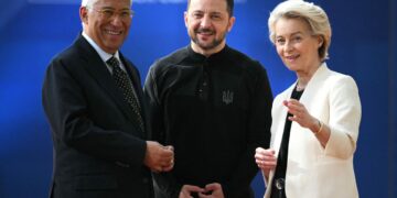 Bloomberg дізналось, коли розпочнуться переговори про вступ України в ЄС