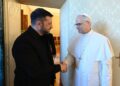 Зеленський і Папа Римський обговорили “великодню ескалацію” під час обстрілу РФ