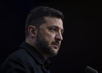 “Ми не вороги”: Зеленський відповів Венсу на заяви щодо скорочення допомоги США