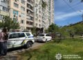 У Києві чоловік випав з вікна 11-го поверху та помер на місці