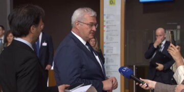 Україна не хоче бачити Шредера як перемовника від ЄС