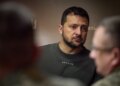 Зеленський попередив про сотню російських дронів у небі та можливість нових хвиль атак рф