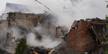 Російські дрони вдарили по Смілі, двоє поранених у тяжкому стані