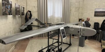 Дрони FP–2, оснащені ракетами, відкривають нову тактику ведення повітряних атак та пробивають російську ППО